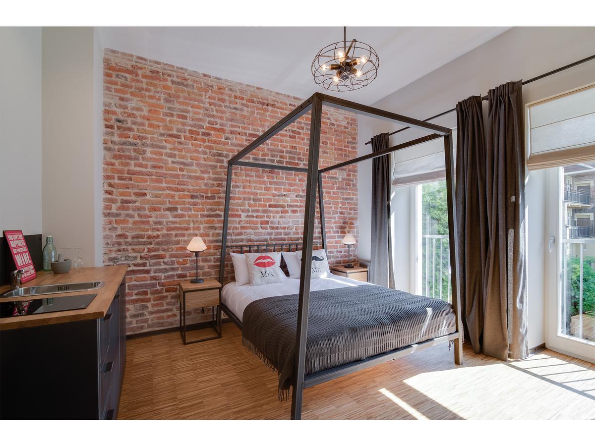 Well Well Aparthotel Krasków Εξωτερικό φωτογραφία