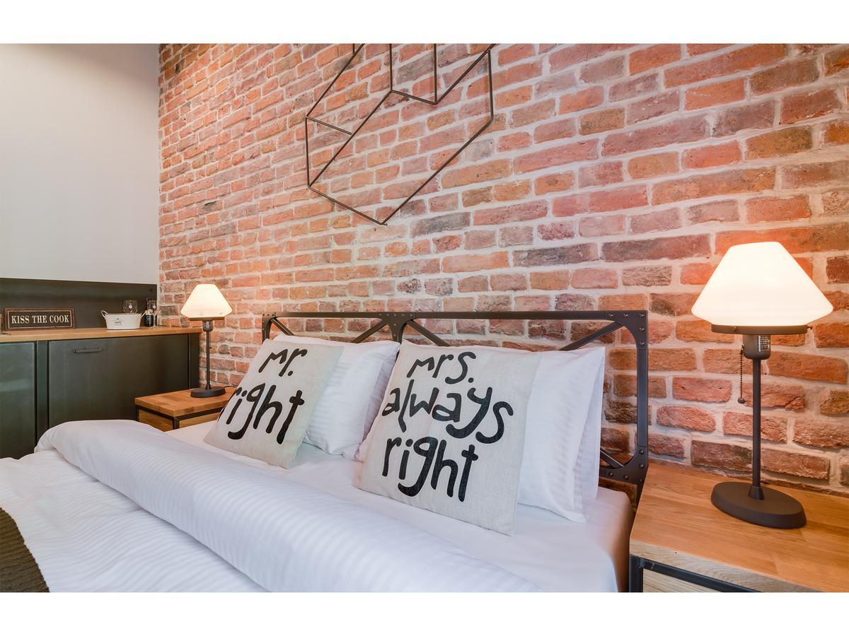 Well Well Aparthotel Krasków Εξωτερικό φωτογραφία