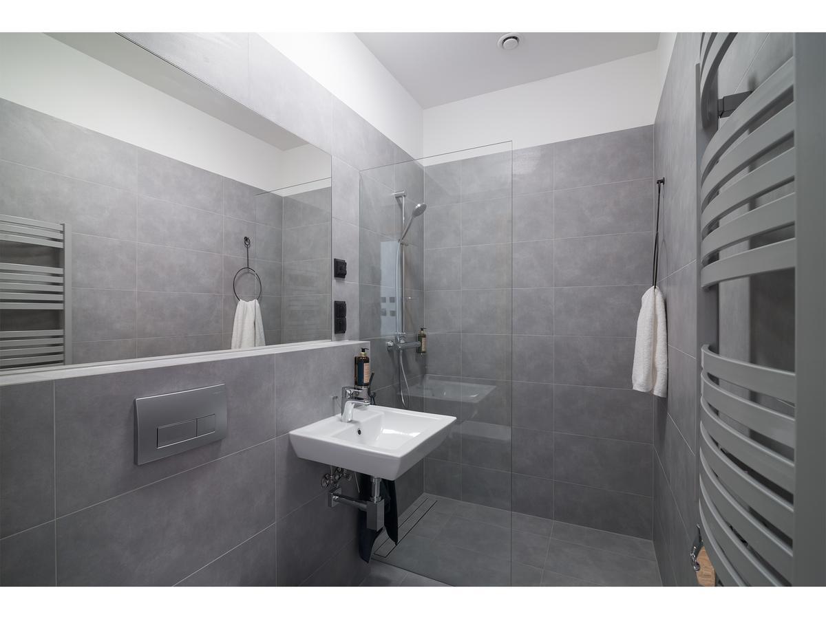 Well Well Aparthotel Krasków Εξωτερικό φωτογραφία