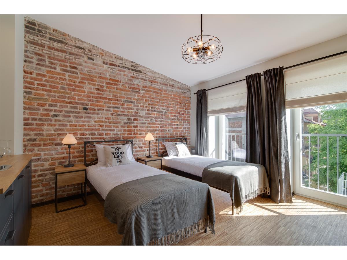 Well Well Aparthotel Krasków Εξωτερικό φωτογραφία