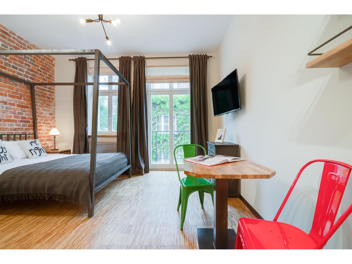 Well Well Aparthotel Krasków Εξωτερικό φωτογραφία
