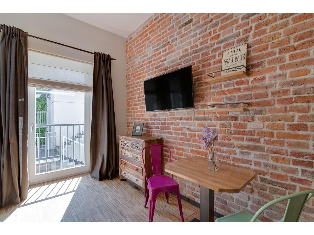 Well Well Aparthotel Krasków Εξωτερικό φωτογραφία