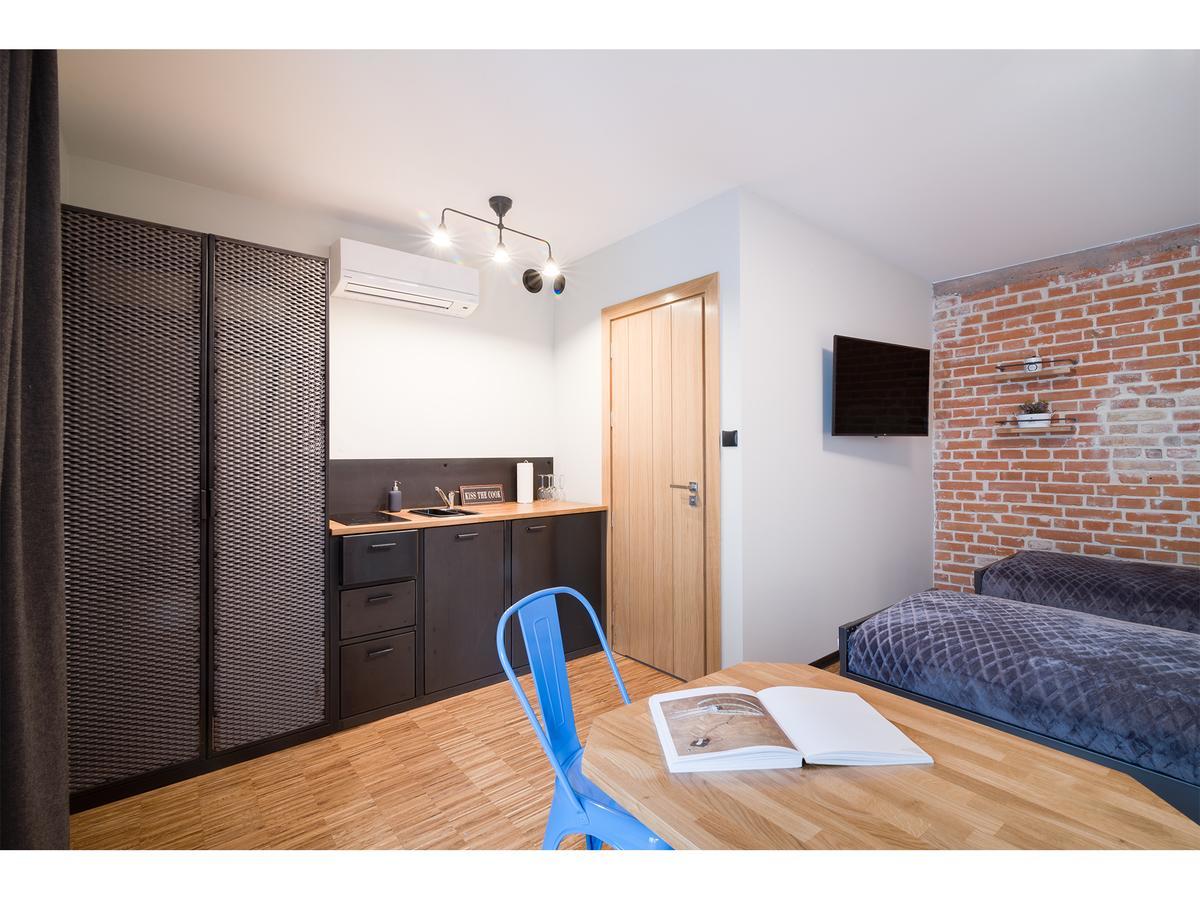 Well Well Aparthotel Krasków Εξωτερικό φωτογραφία